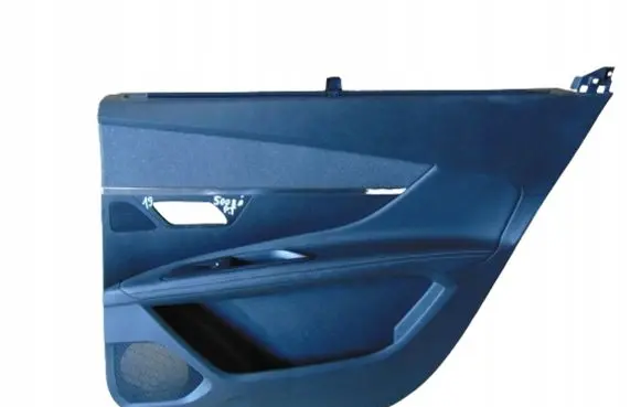Peugeot 5008 II Rear door card panel trim