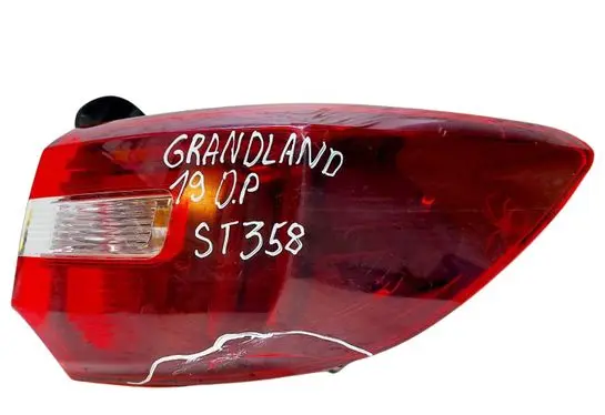 Opel Grandland X Rear/tail lights YP00098280 81660201