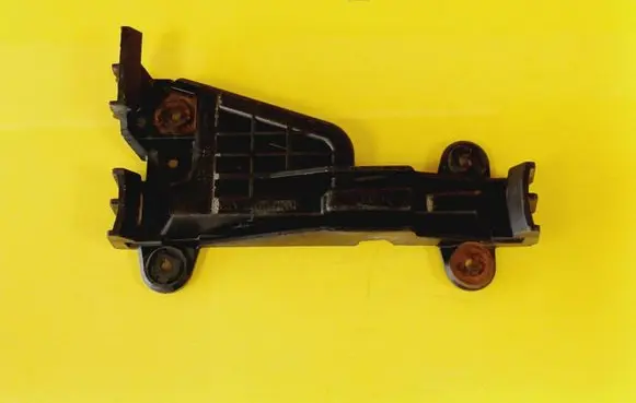 Audi A6 S6 C4 4A Front bumper mounting bracket 4A0807283
