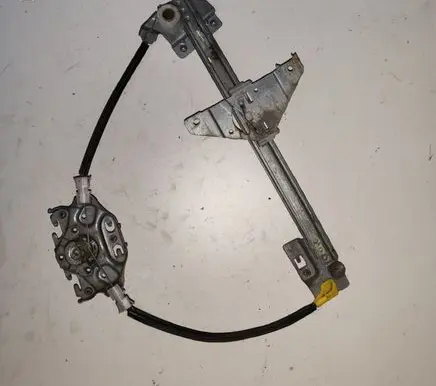 Rear door manual window regulator