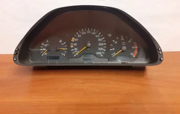 Mercedes-Benz E W210 Speedometer (instrument cluster) 87001345 88311265