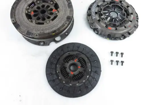 Audi A4 S4 B8 8K Dual mass flywheel 324045010 124043710 415034410