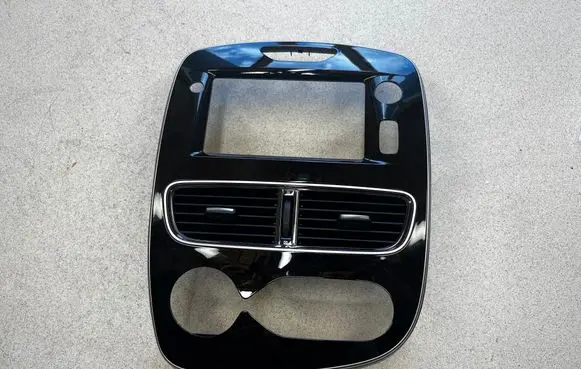 Renault Clio IV Trim molding 682607336R 00225903 687502204R