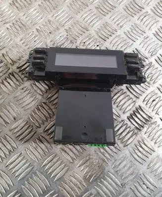 Volvo V70 Screen/display/small screen 30797715 MD243100130 SN4071748