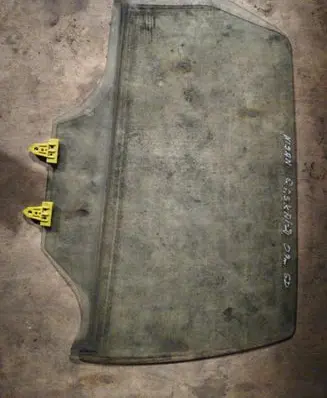 Nissan Qashqai Rear door window glass