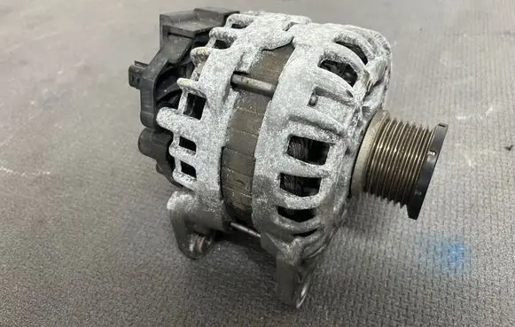 Renault Clio IV Generator/alternator 231006007R F000BL04C4
