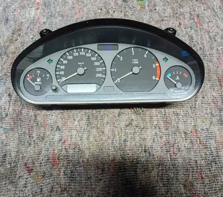 BMW 3 E36 Speedometer (instrument cluster) 62118361154 210995 13756193