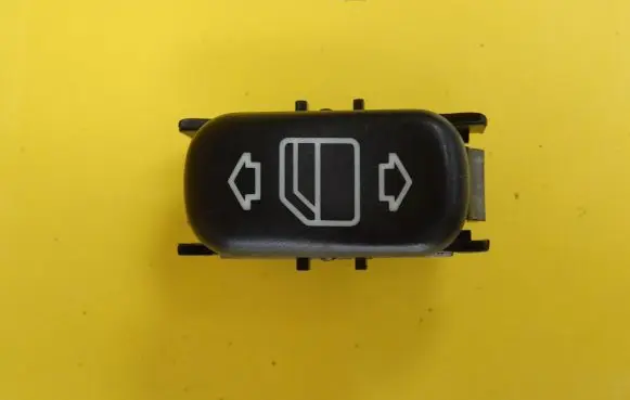 Mercedes-Benz E W210 Electric window control switch 2108208210