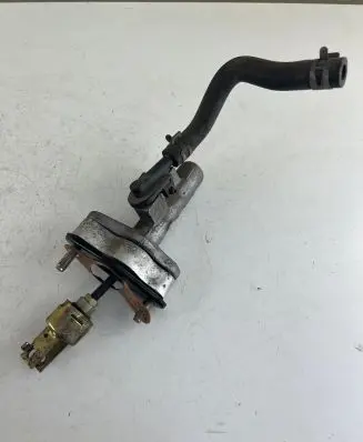 Toyota RAV 4 (XA20) Clutch master cylinder