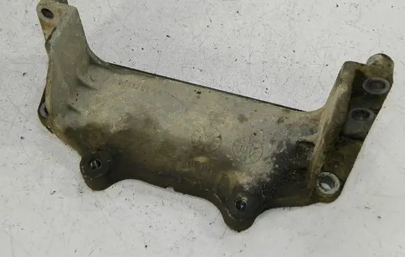 Jeep Grand Cherokee (WJ) Engine mounting bracket 53030958