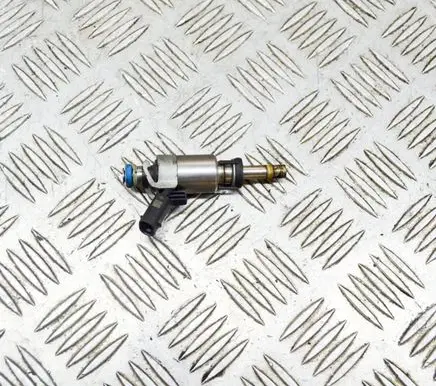 Audi A5 8T 8F Fuel injector 0261500076 06H906036G