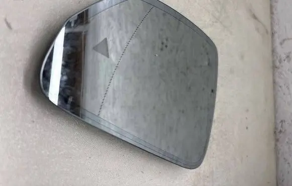 BMW X1 U11 Wing mirror glass 21993385