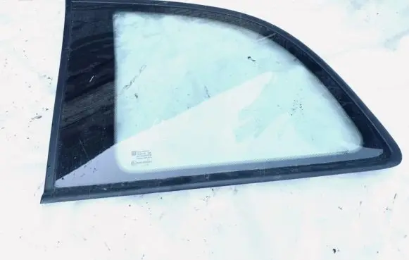 Opel Zafira A Rear side window