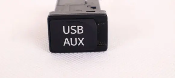 Toyota Land Cruiser (J200) AUX in-socket connector 8619048030