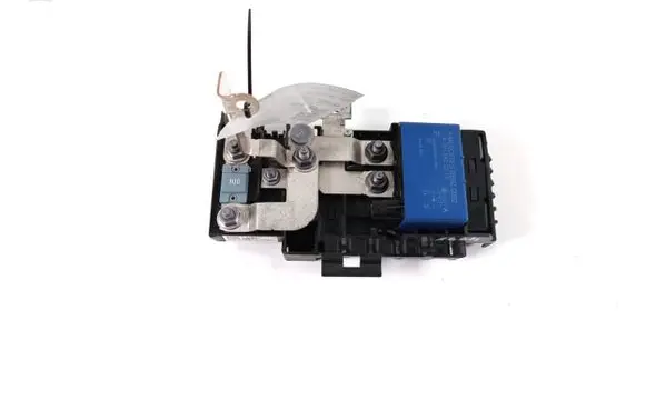 Mercedes-Benz CLA C117 X117 W117 Fuse module A2465400950