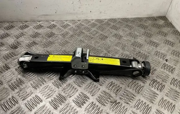 Audi A4 S4 B8 8K Lift Jack 8K0011031G