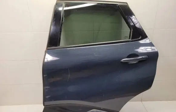 Renault Captur Rear door