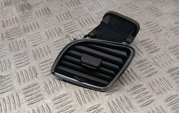 Audi Q3 8U Dashboard side air vent grill/cover trim 8U1820901B 8U1820901C