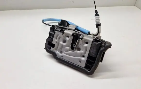 BMW X5 F15 Front door lock 7473146