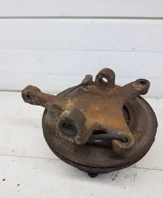 Iveco Daily 4th gen Front wheel hub spindle knuckle