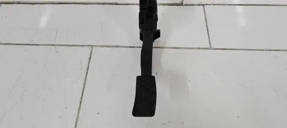 Audi A4 S4 B8 8K Accelerator throttle pedal 8K1723523 12042010 6PV00950501