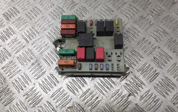 Alfa Romeo 147 Fuse box cover 51742419
