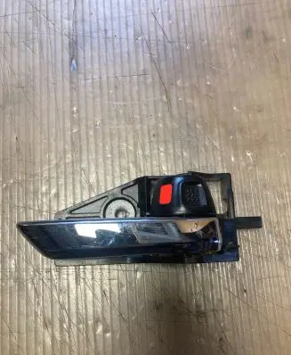 Suzuki SX4 S-Cross Front door interior handle