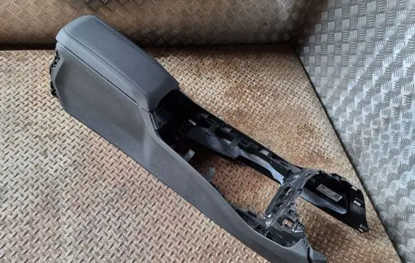 BMW 1 F40 Center console 6823557