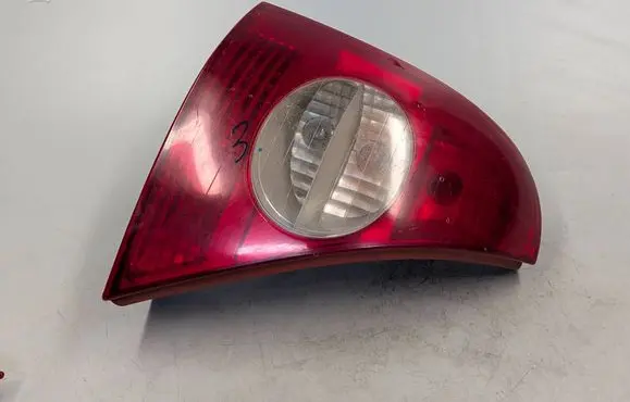 Renault Clio III Rear/tail lights 8200071413 80023922