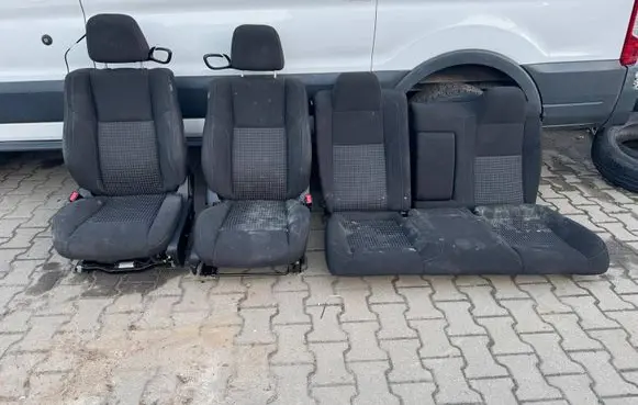 Dodge Challenger Seat set 