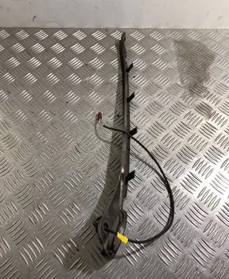 Volkswagen Touran III Tailgate sensor 5TA827711A