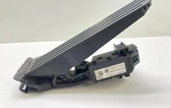 Volkswagen PASSAT B6 Accelerator throttle pedal 1K1721503AS 6PV01103905