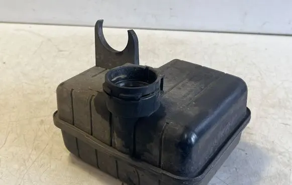 BMW X3 F25 Intake resonator 8512249
