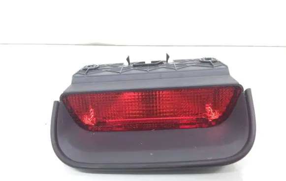 Honda CR-V Third/center stoplight P6939