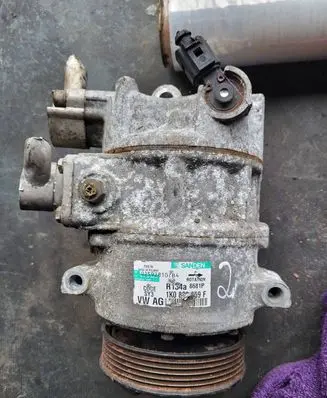 Volkswagen PASSAT B6 Air conditioning (A/C) compressor (pump) 1K0820859F