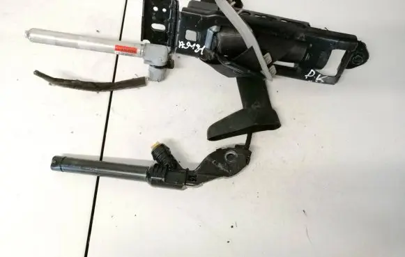 Volvo V50 Front seatbelt 6008892
