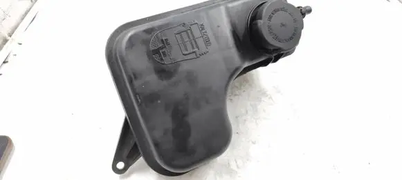BMW 5 E60 E61 Coolant expansion tank/reservoir 10617211