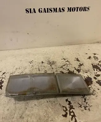 Volkswagen PASSAT B4 Front reflector 