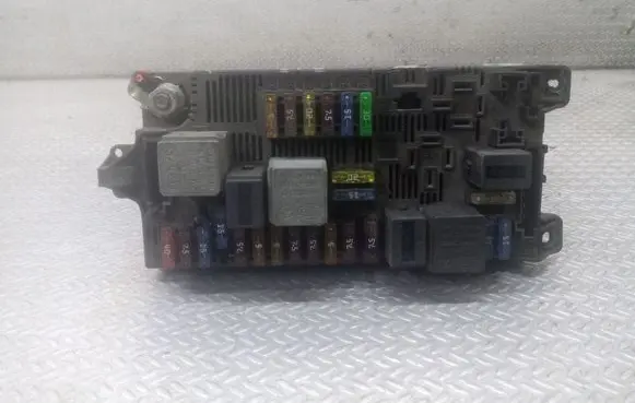Mercedes-Benz E W211 Fuse module 2115453801