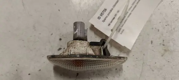 KIA Sportage Front fender indicator light