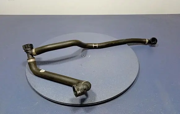 BMW X3 E83 Engine coolant pipe/hose 8743372
