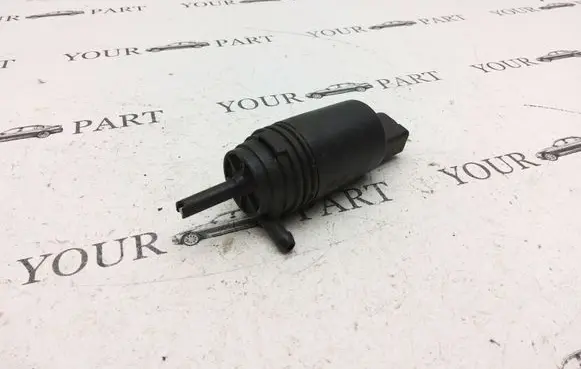 BMW 5 E39 Windscreen/windshield washer pump 8377612