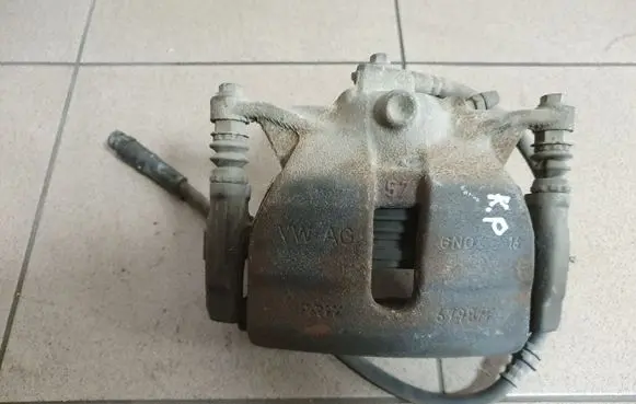 Audi Q2 - Front brake caliper