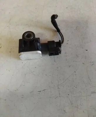 Mercedes-Benz A W176 Airbag deployment crash/impact sensor A1668210151 56054085AA 51129656