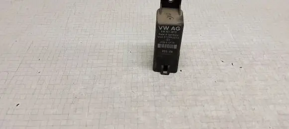 Volkswagen Caddy Glow plug pre-heat relay 038907281D PA66GF30 51299023A