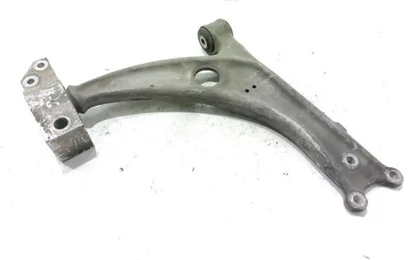 Volkswagen PASSAT B6 Front lower control arm/wishbone 3C0407153B