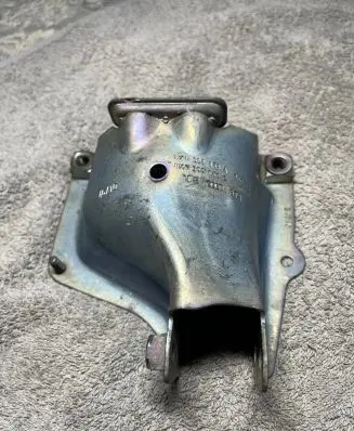 Audi A5 8T 8F Engine mounting bracket 8K0399059C