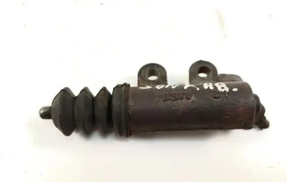 Toyota Auris 150 Clutch slave cylinder 