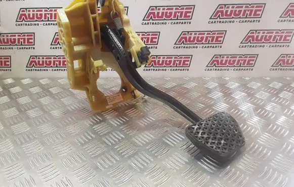 BMW 5 E60 E61 Brake pedal 6759944 14416710