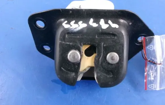 Nissan Juke I F15 Tailgate/trunk/boot lock/catch/latch